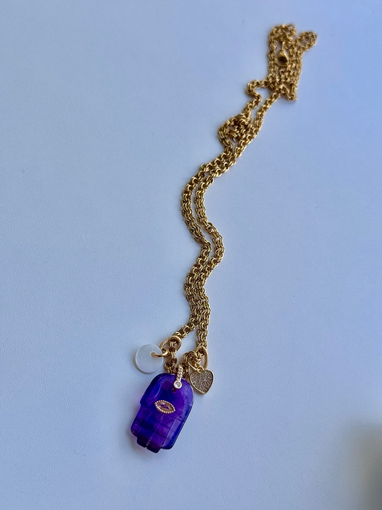 Colar Mão de Pedra